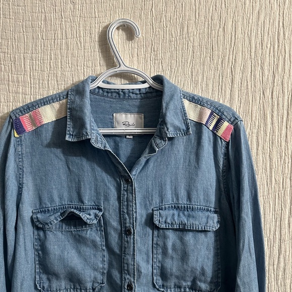 Rails Embroidered Chambray Buttondown Sz sm - Picture 3 of 3
